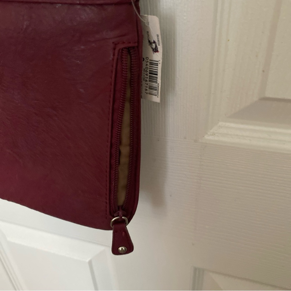 Elegant Burgundy Crossbody Bag - Picture 10 of 11